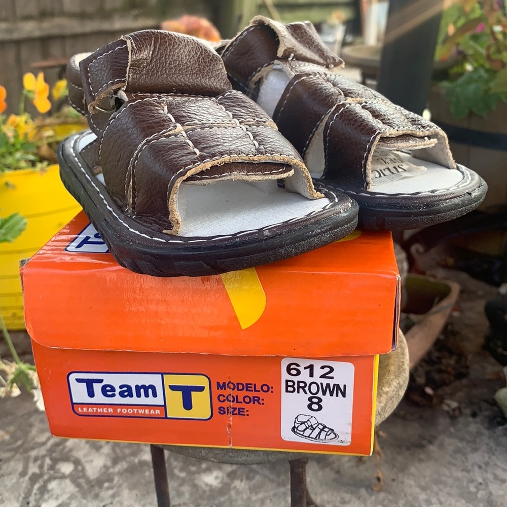 Team t baby sandals
